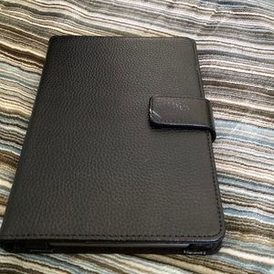 Barnes & Noble NOOK HD 8GB Tablet and Travel Case - BNRV200